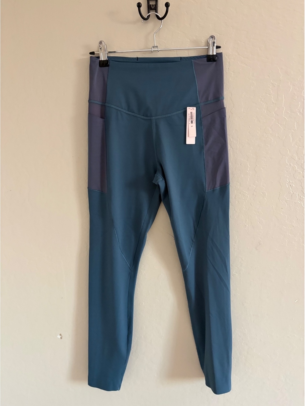 New Victoria’s Secret on point leggings